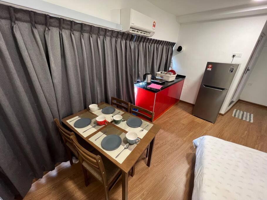 Апартаменты New 6Pax Soho Near Usm & Spice Arena & Airport Байан-Лепас Экстерьер фото