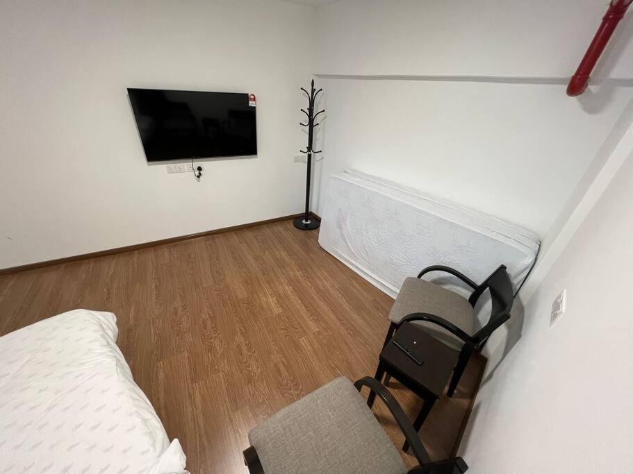 Апартаменты New 6Pax Soho Near Usm & Spice Arena & Airport Байан-Лепас Экстерьер фото