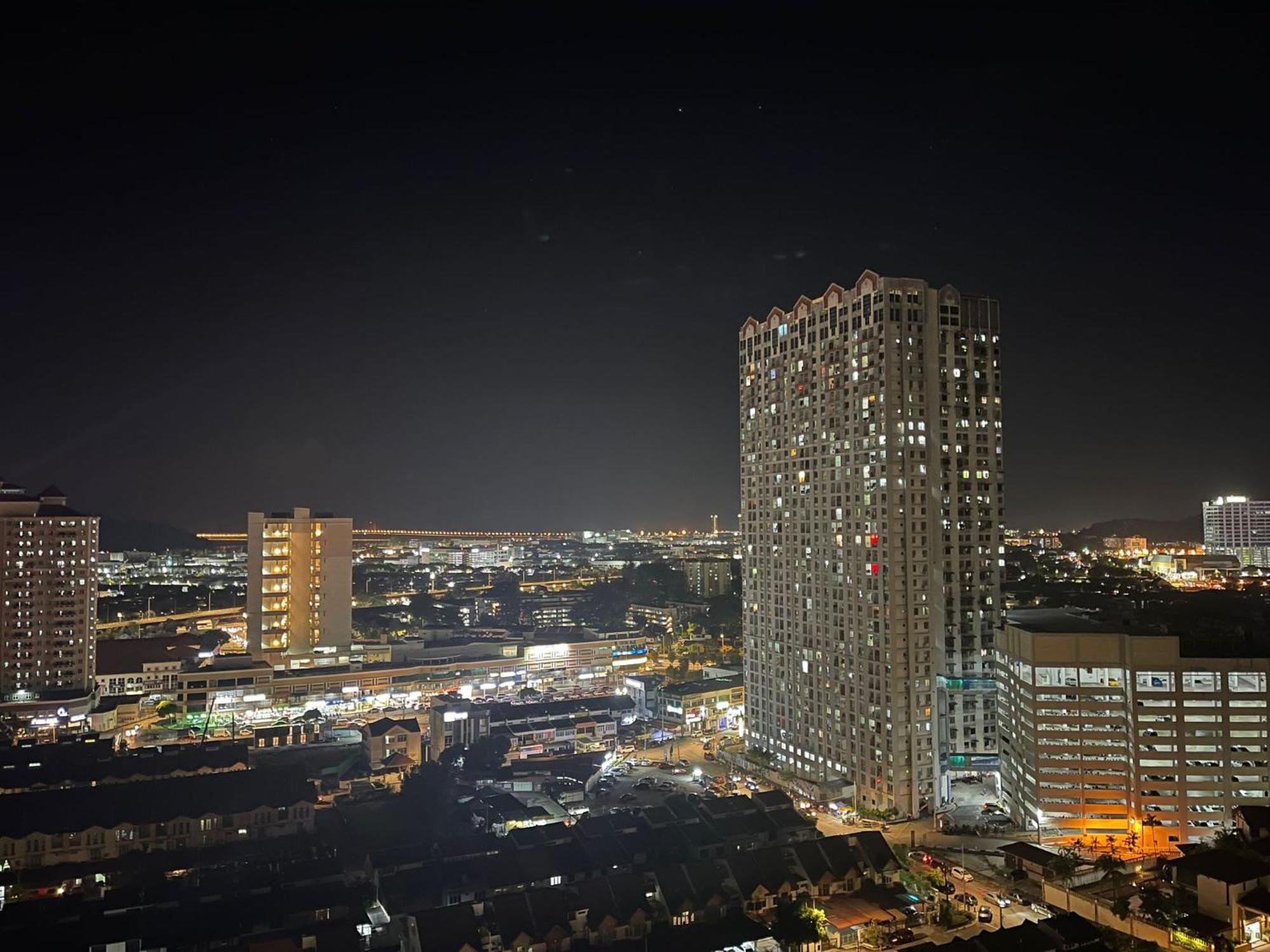 Апартаменты New 6Pax Soho Near Usm & Spice Arena & Airport Байан-Лепас Экстерьер фото
